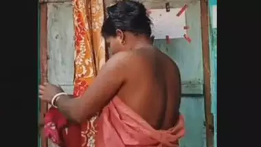 Desi Bhabhi Saree Changing Bathroom Sex xxx indian films at Indiansexmms.me