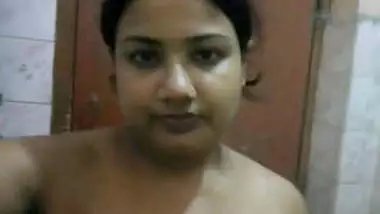 Xxx Awajmy Vdo - Very Cute Booby Aunty Bathroom Selfies indian tube sex