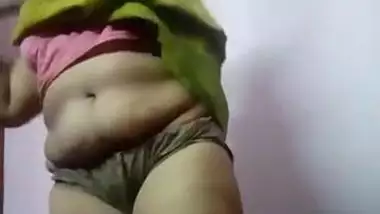 380px x 214px - Full Bosomed Indian Is Paunchy And At The Same Time Super Hot indian tube  sex