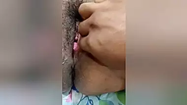 Xxx Musalman Ladki Chut Me Ungli Karti Videos - Bhabhi Ki Chut Me Ungli Kiya Akele Main indian tube sex