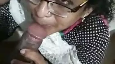 Dost Ki Maa Ne Mere Lund Se Maza Liya indian tube sex
