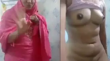 Goa Muslim Sex - Unsatisfied Horny Muslim Girl Striptease Selfie indian tube sex