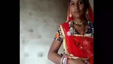 Sexy Rajasthani Bhabhi Showing Off indian tube sex