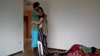 Sexhddad - Horny Wife Letting Her Hubby 8217 S Friend Feeling Her Body indian tube sex