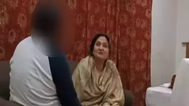 Beautiful Aunty In Pakistan Sex Videos - Desi Pakistani Aunty Sex Scandal Mms Part 1 indian tube sex