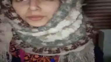 Pashto Hijab Me Sex - Beautiful Pakistani Office Girl Gets Into Naughty Sex Act indian tube sex