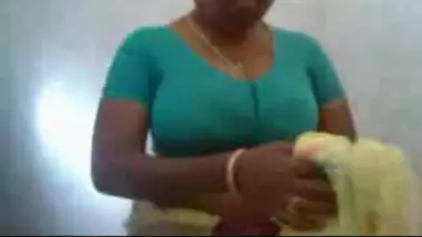 Moti Aunty Old Sexy Movies xxx indian films at Indiansexmms.me